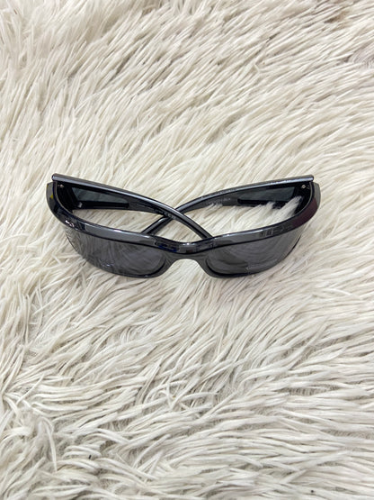 Lentes, diseñados con protección UV 100-400 para proteger tu visión. Negro pequeños con micas transparente.