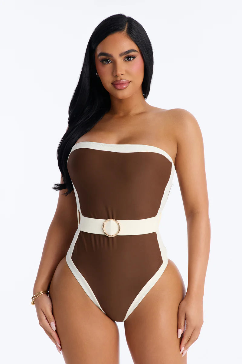 Biquini, marron con crema y cinturón , strapless, 1 pieza.