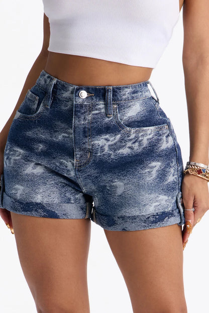 Short, azul marino oscuro con degradado blanco.