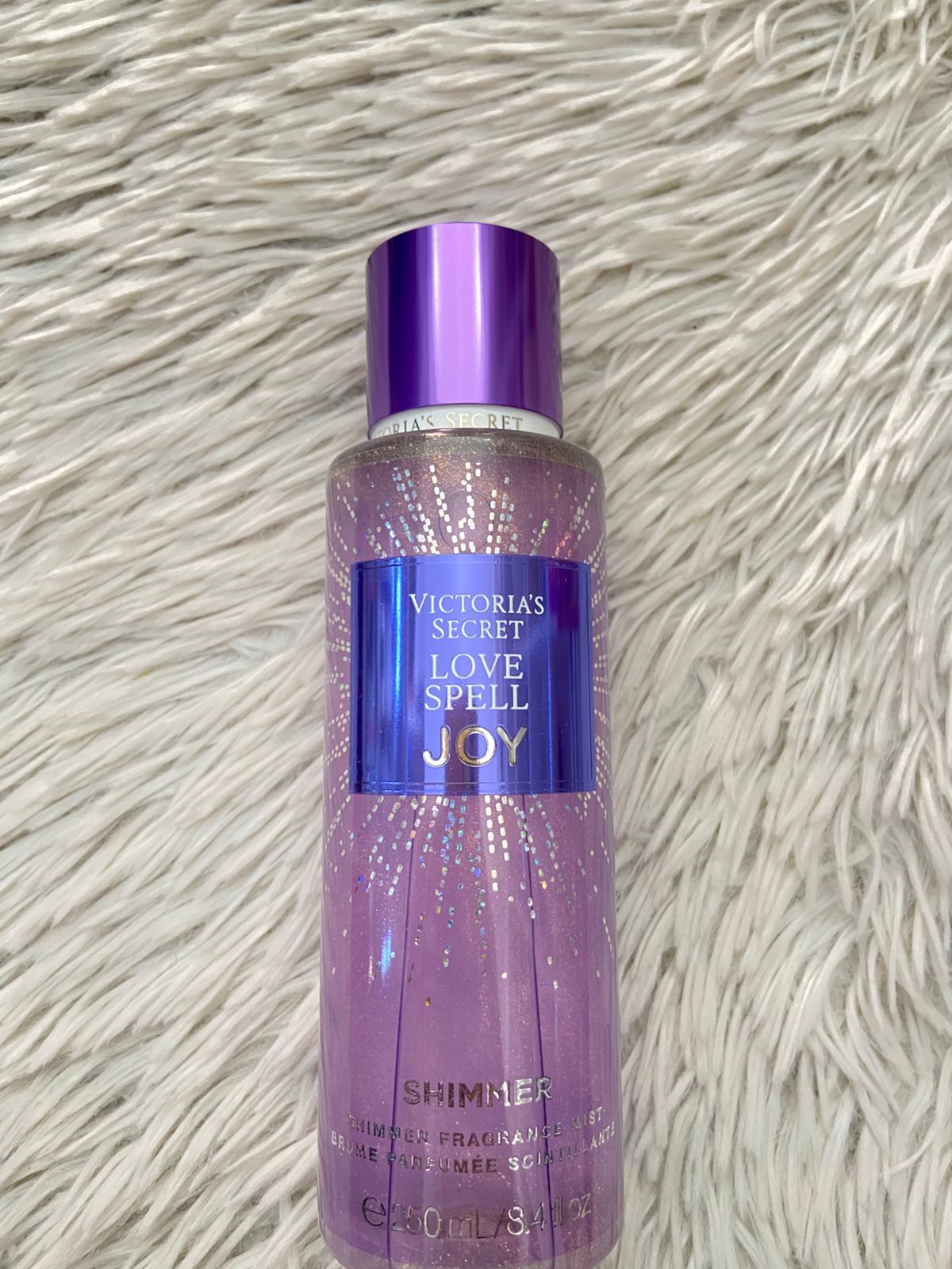 Colonia Victoria’s Secret original morado, LOVE SPELL JOY con brillitos.