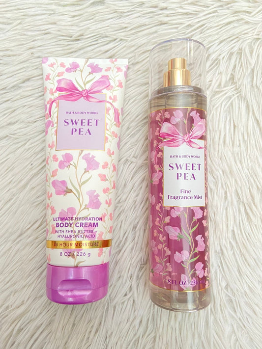 Set Bath & Body Works original, SWEET PEA, morada con flores, crema y colonia.