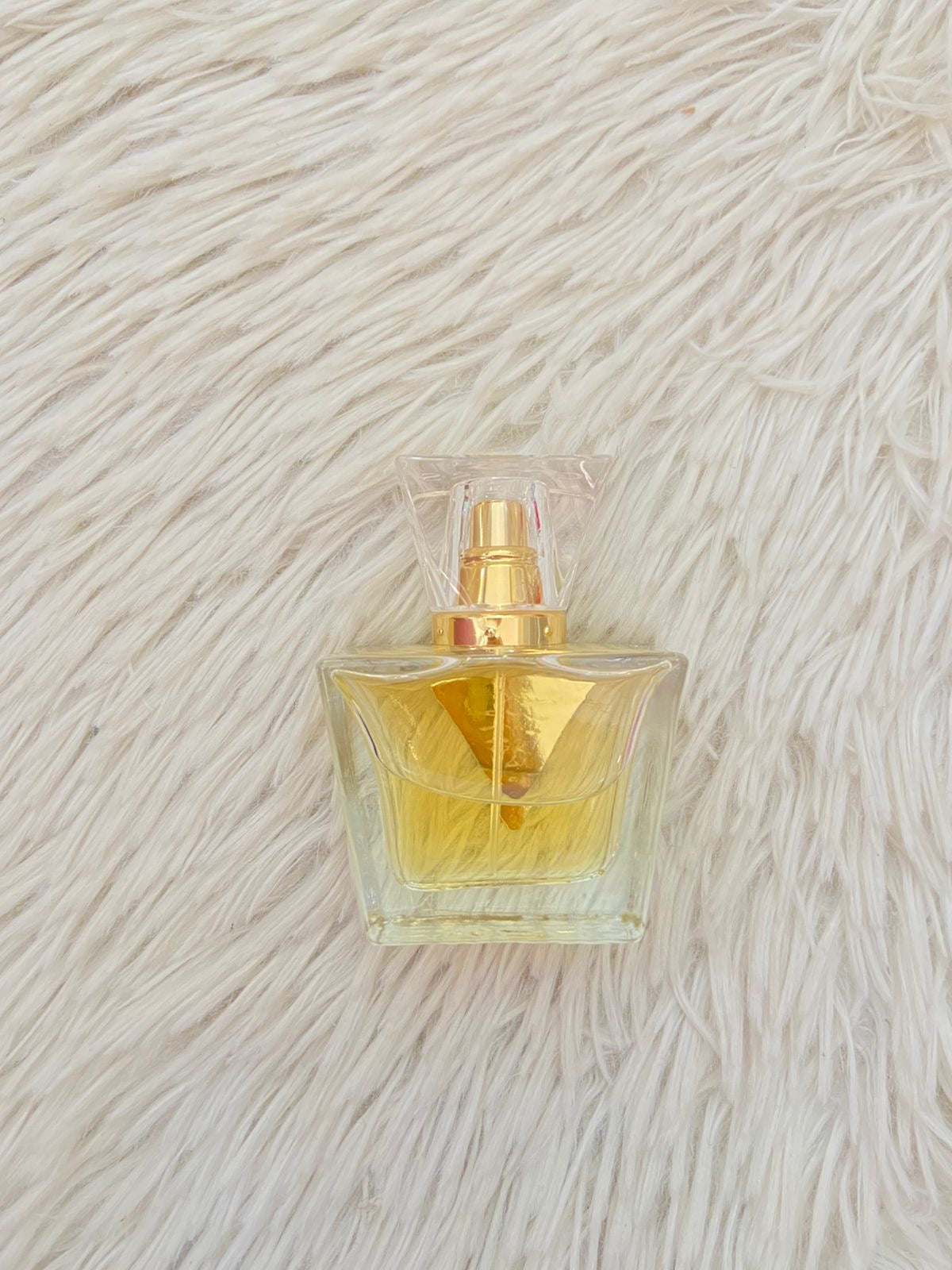 Perfume GUESS original, SEDUCTIVE negro con dorado.
