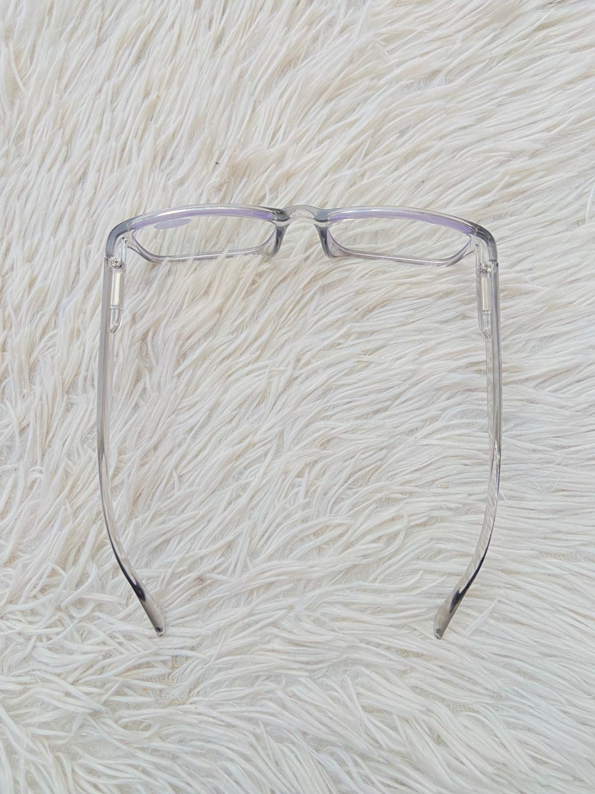 Lentes transparentes con micas claras. pequeño