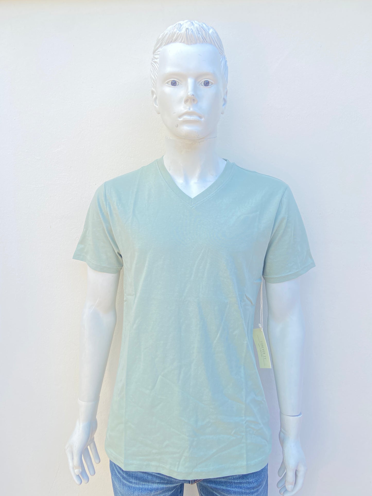 T-shirt Forever 21 original verde pastel ( SEAFOAM), cuello V, esencial.