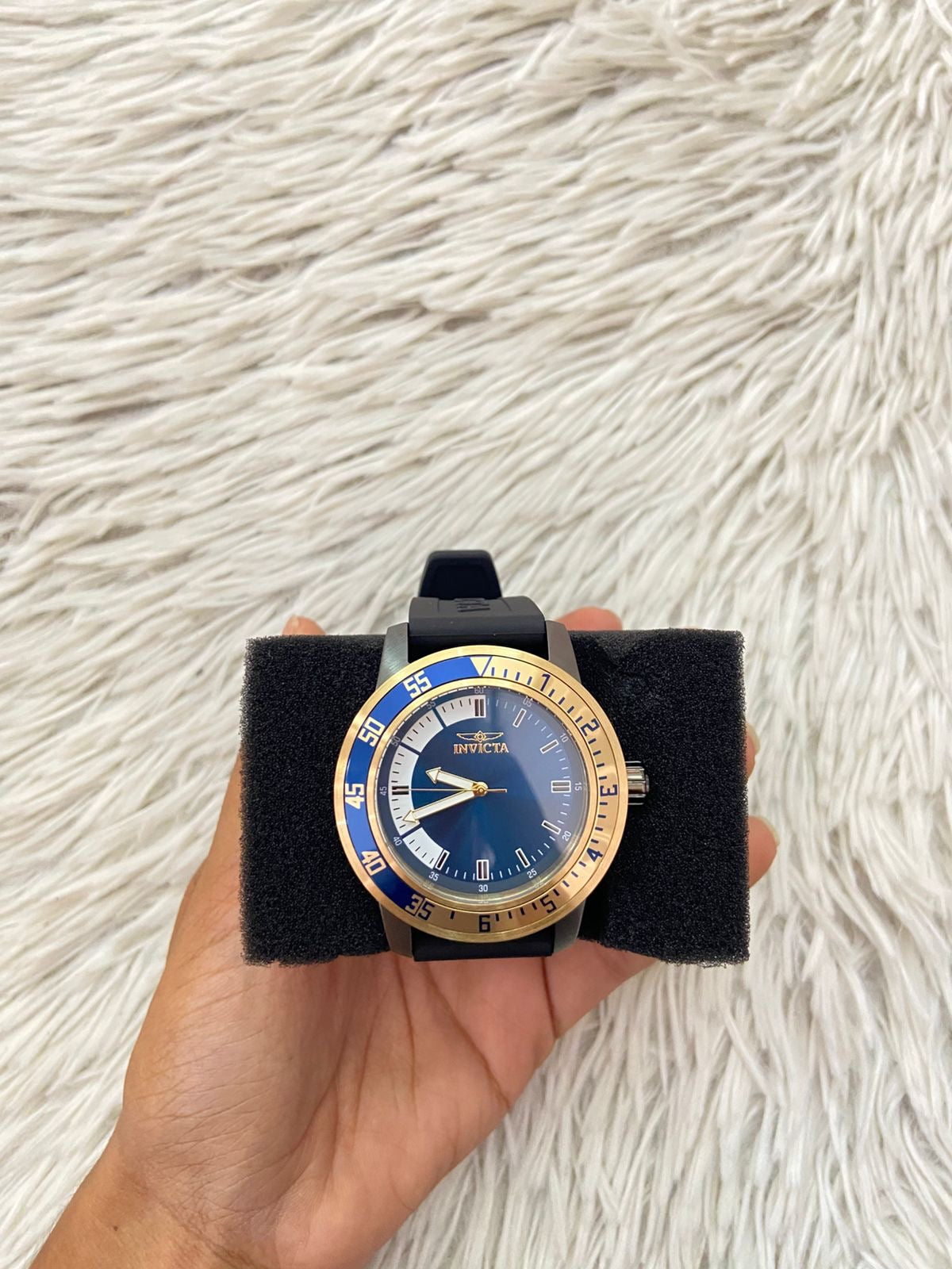Reloj INVICTA original, negro con fondo en azul marino y turquesa