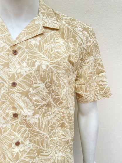 Camisa GEORGE original, crema con estampado de palmeras en color blanco.