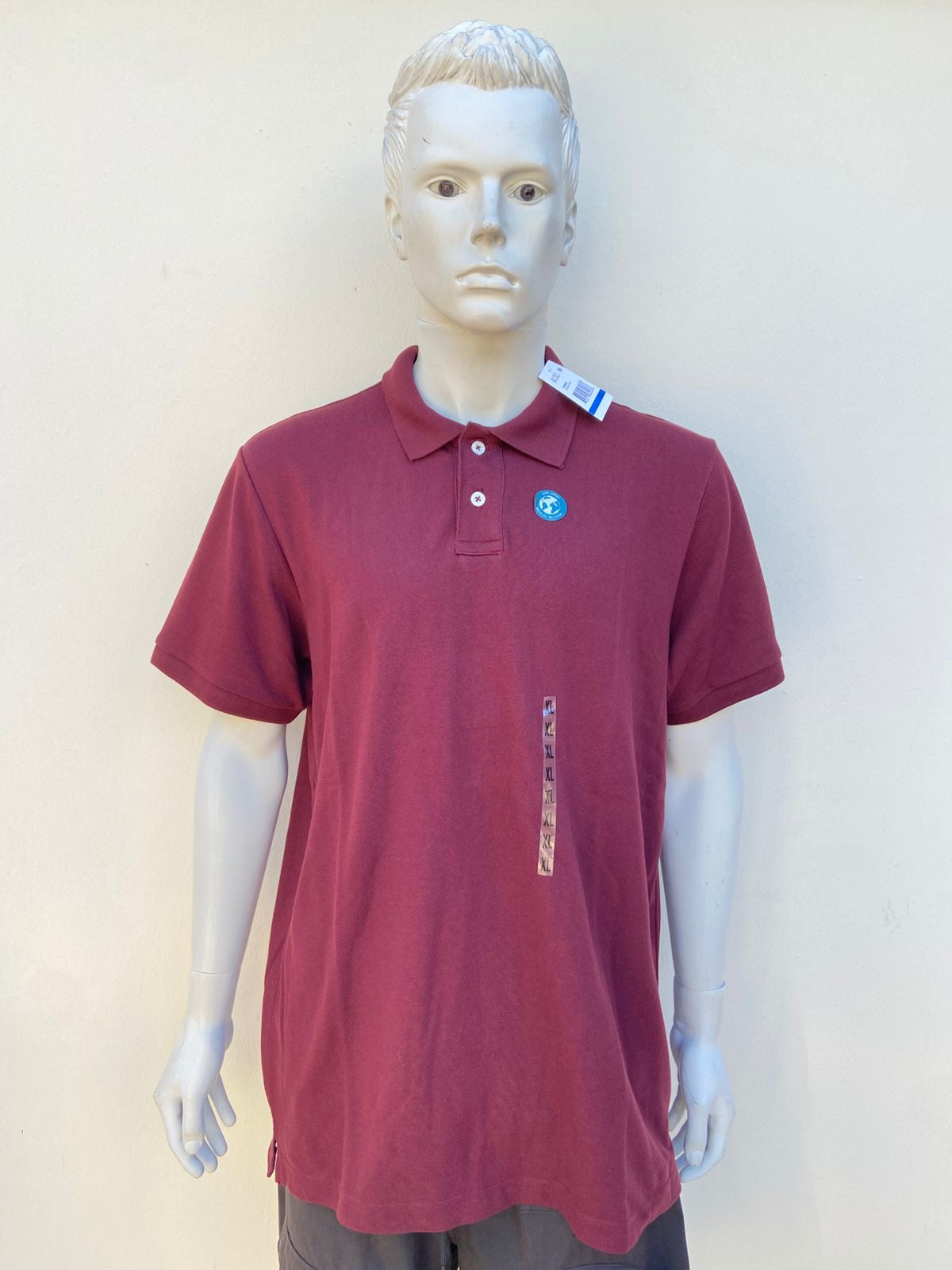 Polocher Aéropostale original, rojo vino liso, con botones el color blanco.