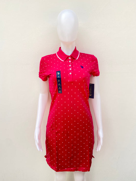 Vestido U.S Polo original rosado fucsia con detalles de puntos en color blanco, con cuello.