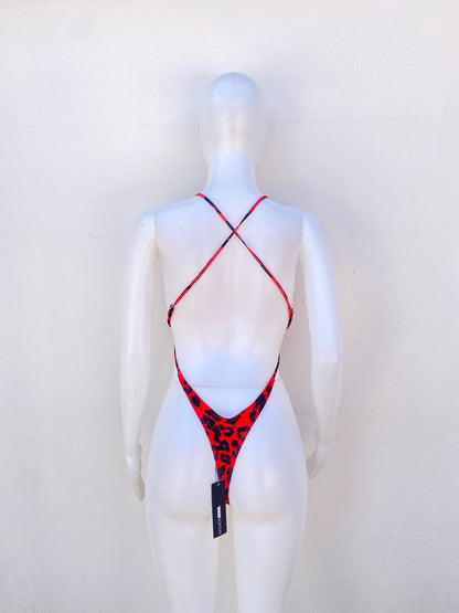 Biquini, de una pieza  ajustable rojo con estampado animal print