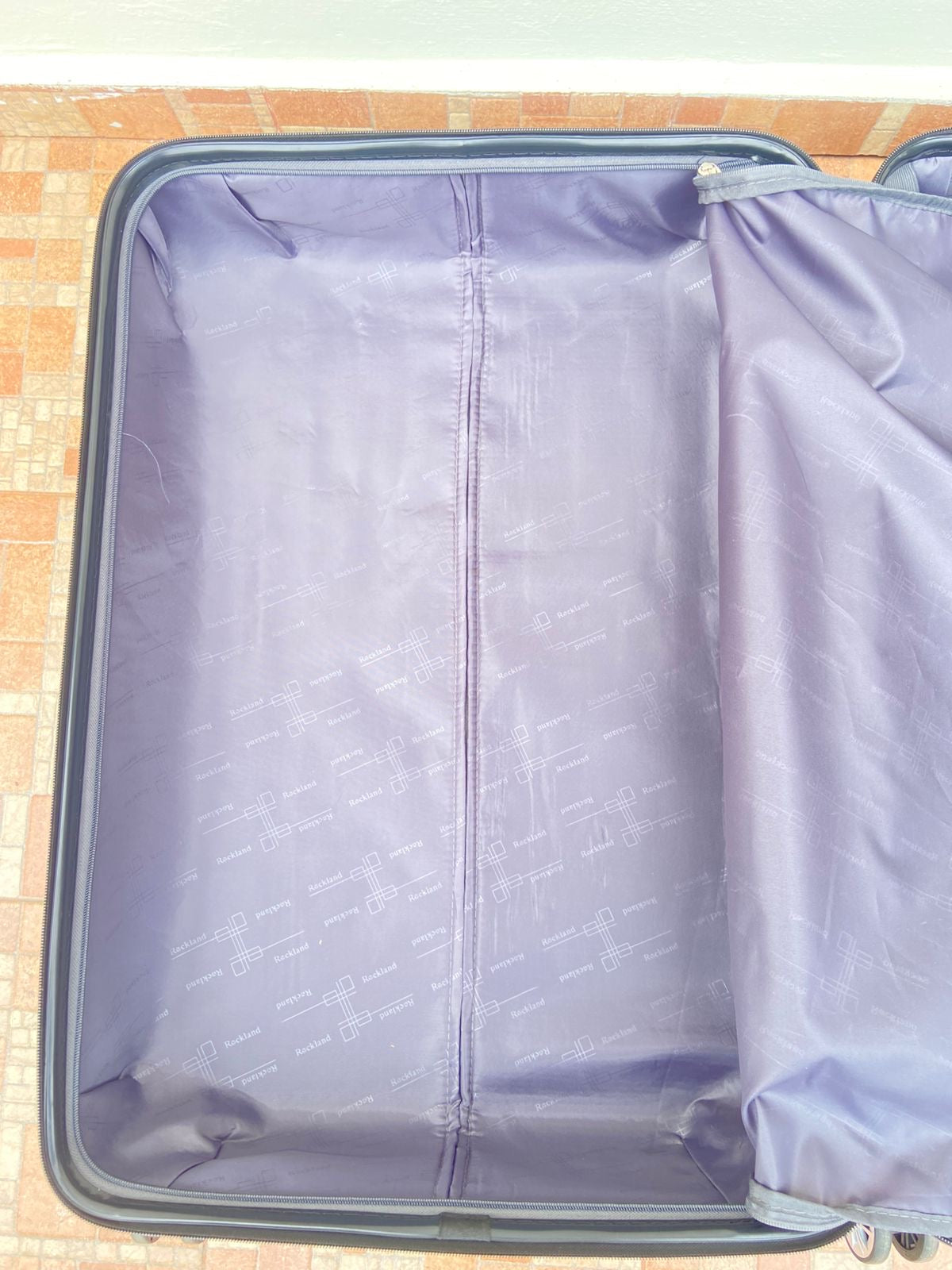 Maleta ROCKLAND original, azul claro lisa, GRANDE.