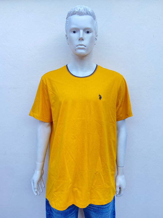 T-shirt U.S Polo original Amarillo mostaza, cuello en azul marino.