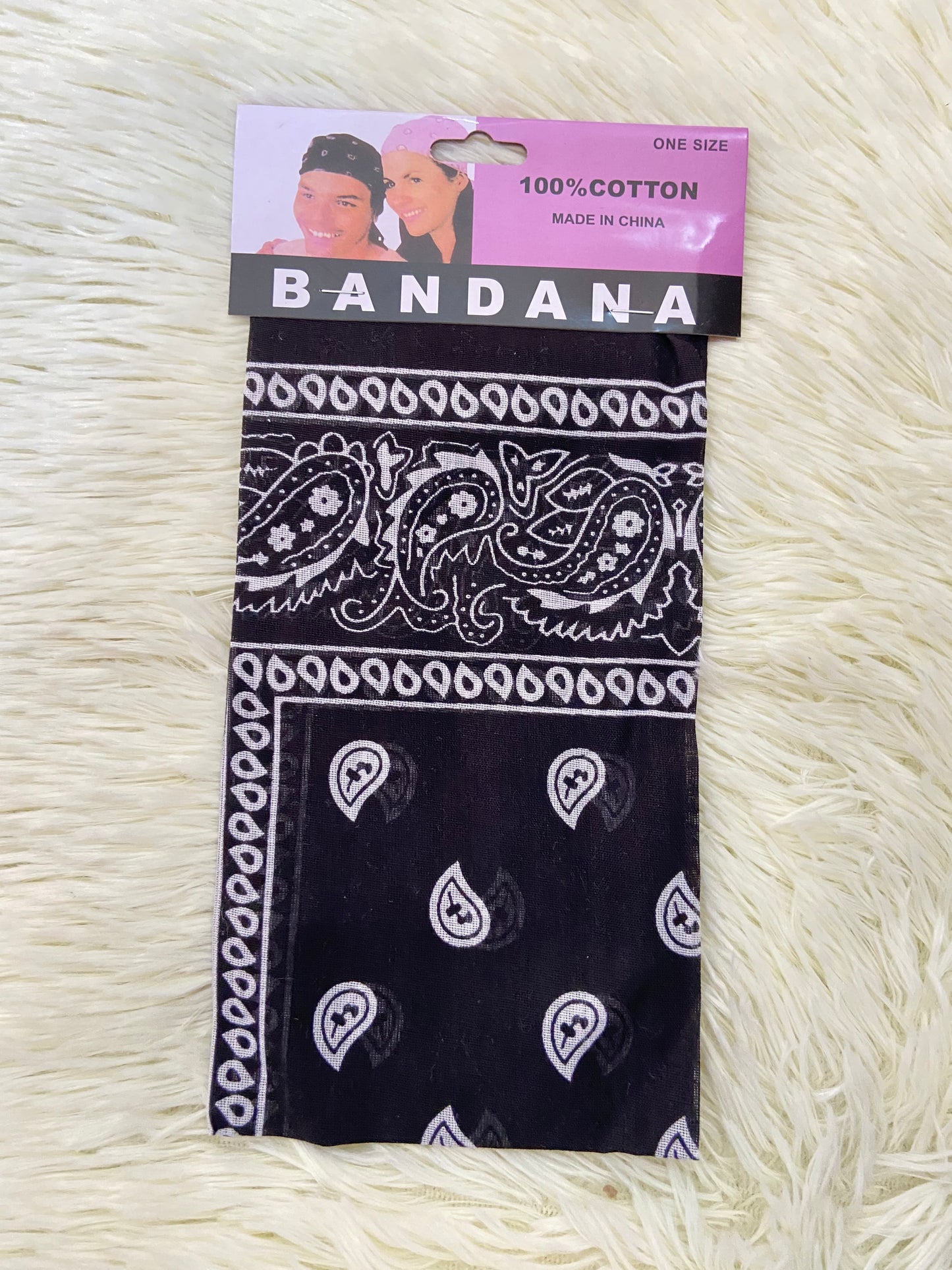 Pañuelos/ Paño BANDANA, negro con estampado eñ color blanco, 100% algodón.