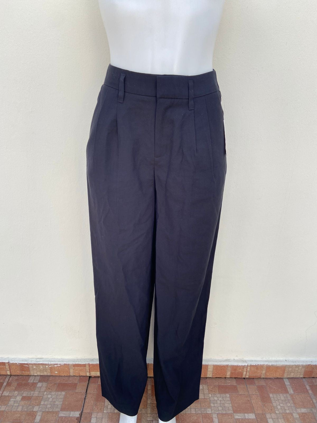 Pantalón NEW DAY original, negro liso, para vestir.