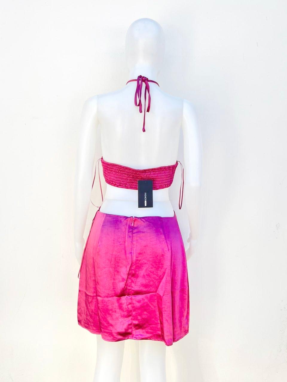 Vestido, rosado fucsia con lazos ajustables en satin.