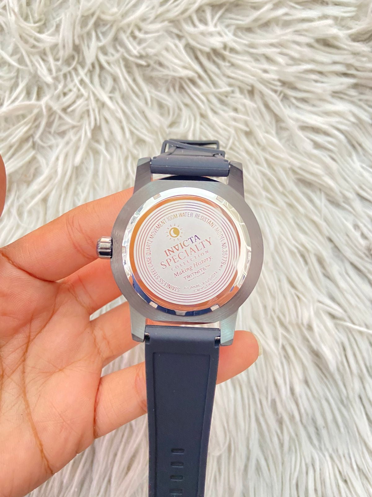 Reloj INVICTA original, negro con fondo en azul marino y turquesa