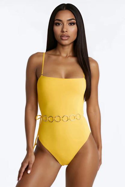 Biquini, amarillo con Cadena  de círculos en la cintura, 1 pieza.