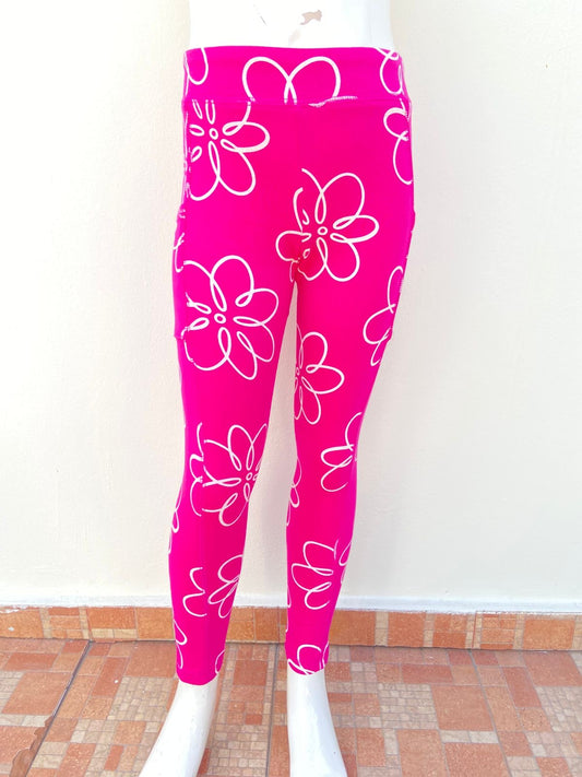 Legging Carter’s original rosada con estampado de flores en color blanco.