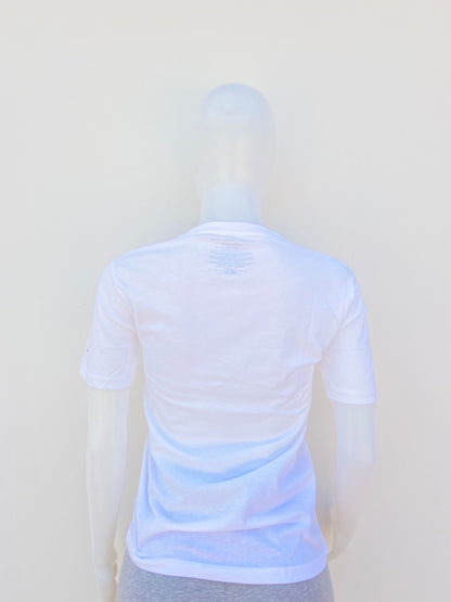 T-shirt Tommy Hilfiger original blanco con bandera Tommy en frente y letras más pequeñas TOMMY HILFIGER en frente, nuevo.