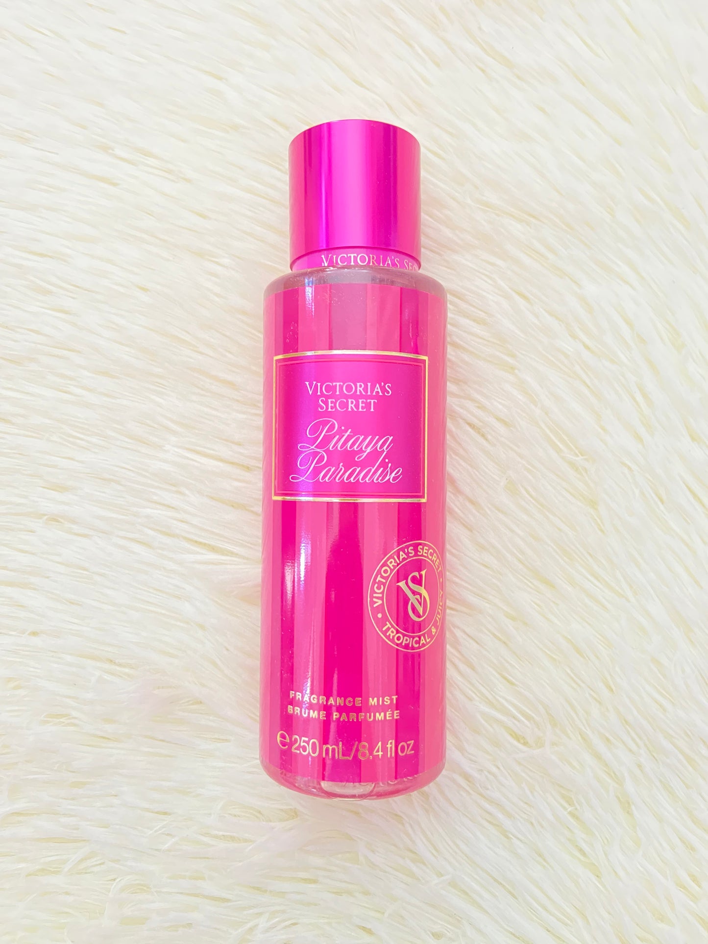 Colonia Victoria’s Secret original, PITAYA PARADISE, rosada versión TROPICAL & JUICY.