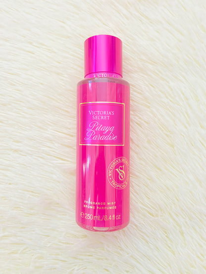 Colonia Victoria’s Secret original, PITAYA PARADISE, rosada versión TROPICAL & JUICY.
