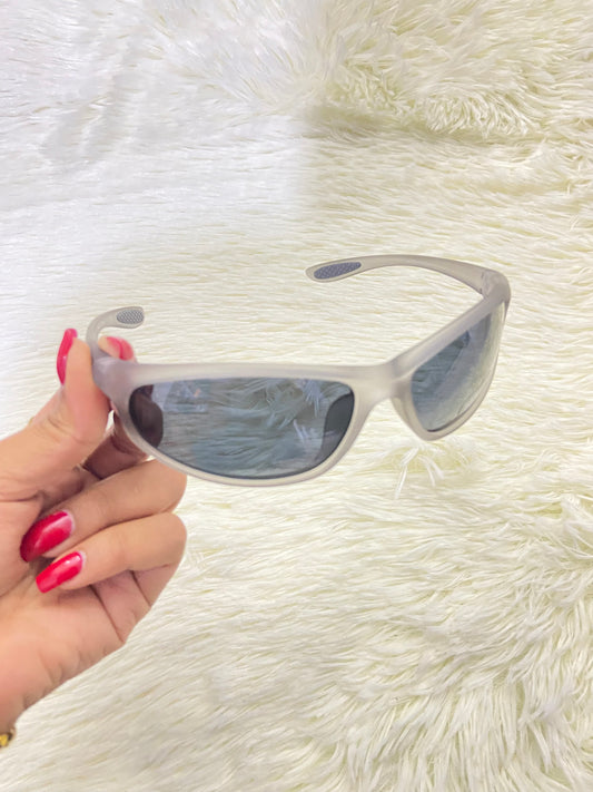 Lentes, gris/ verde sage con micas oscuras, 100 % Polycarbonate y protección UV.