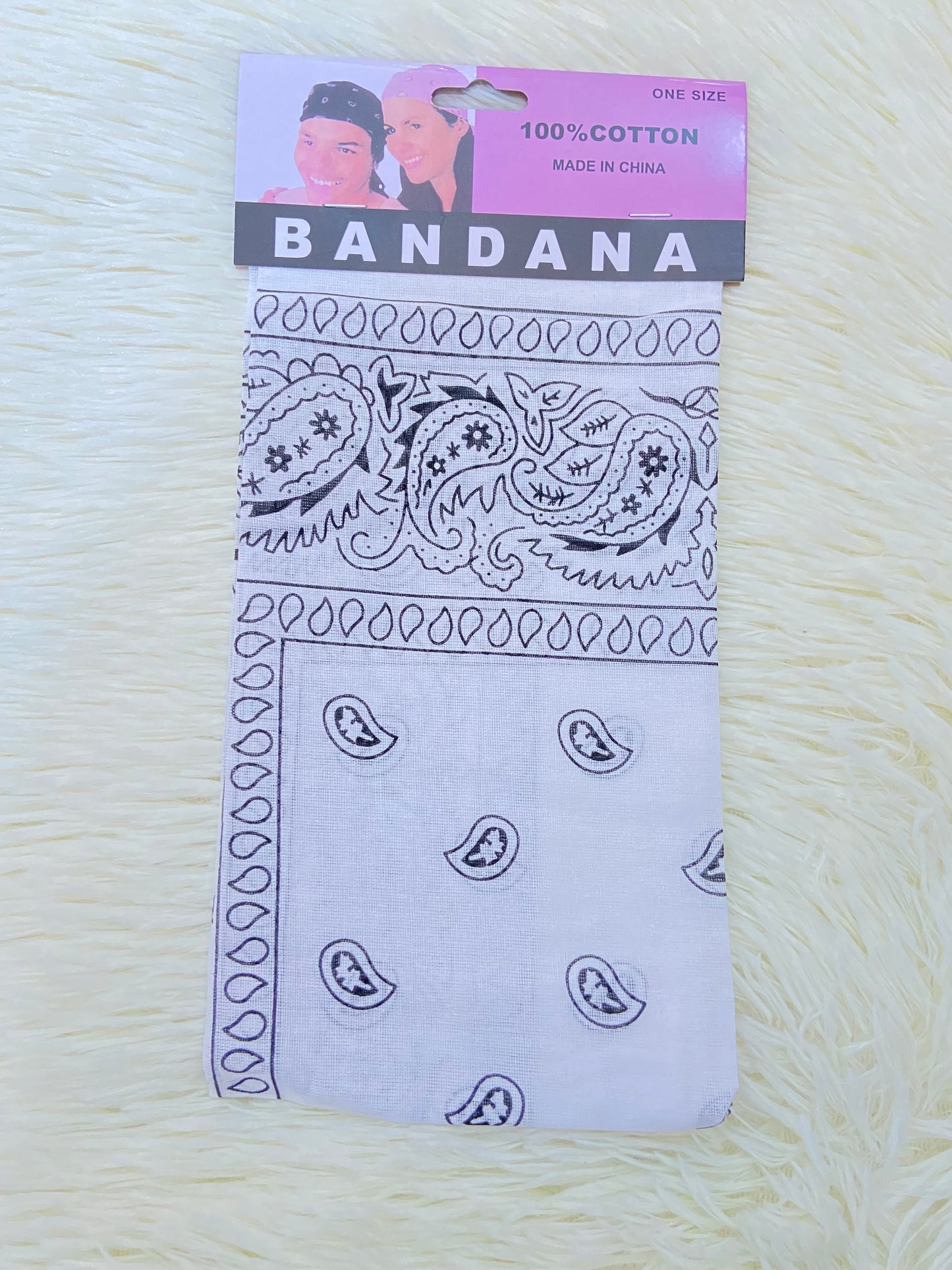 Pañuelos/ paño BANDANA, en color blanco con estampado de color negro, 100% algodón.