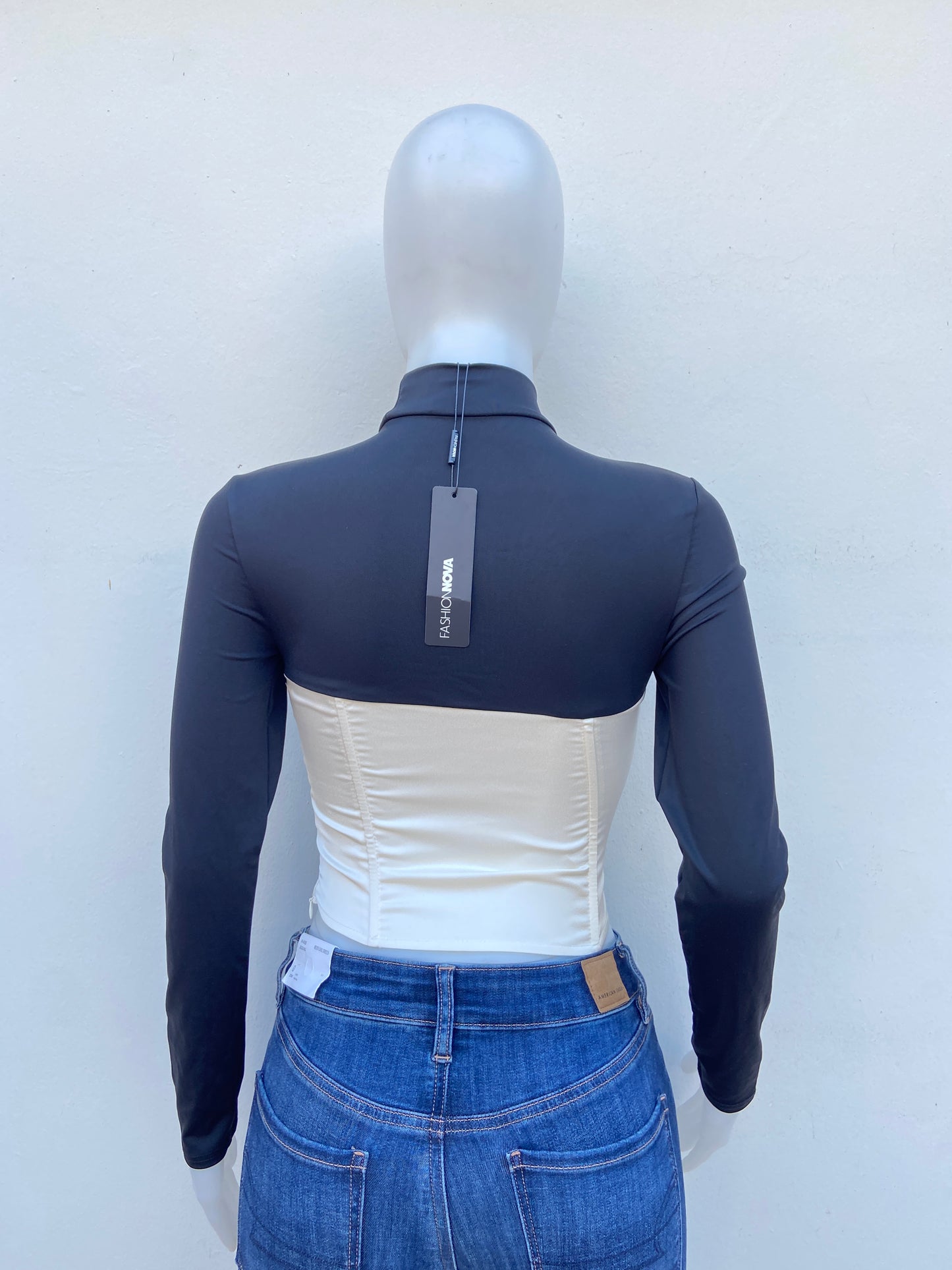 Top Fashion Nova original negro con blanco manga larga