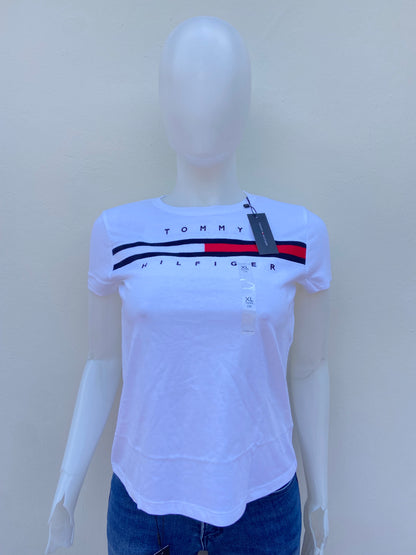 T-shirt/ blusa Tommy Hilfiger original, blanco con banda Tommy en frente, mangas más cortas y costura en hilo blanco en frente, diferente.