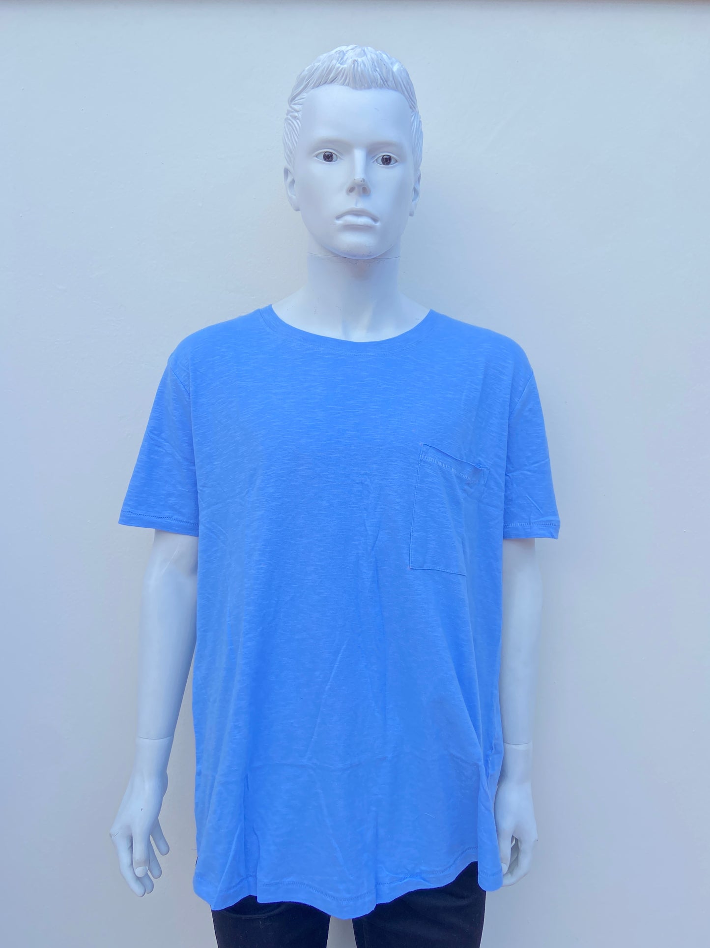 T-shirt Brooklyn Laundry original azul marino liso con bolsillo al lado.