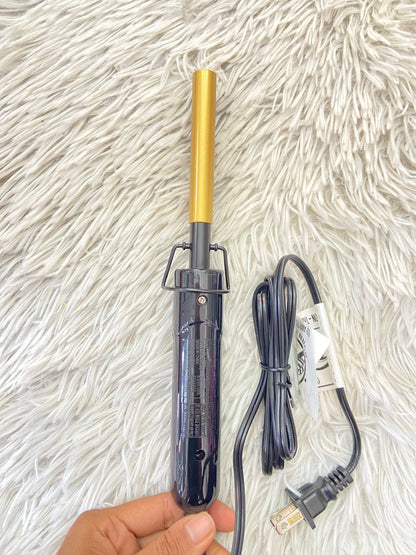 Peine caliente DAN TECHNOLOGY original, ✨ 450°F de calor alto
✨ Tecnología cerámica, menor daño y un acabado más brillante
✨ Calienta en solo 30 segundos
✨ Voltaje dual (ideal para viajes)
✨ Cable giratorio 360° para mayor comodidad