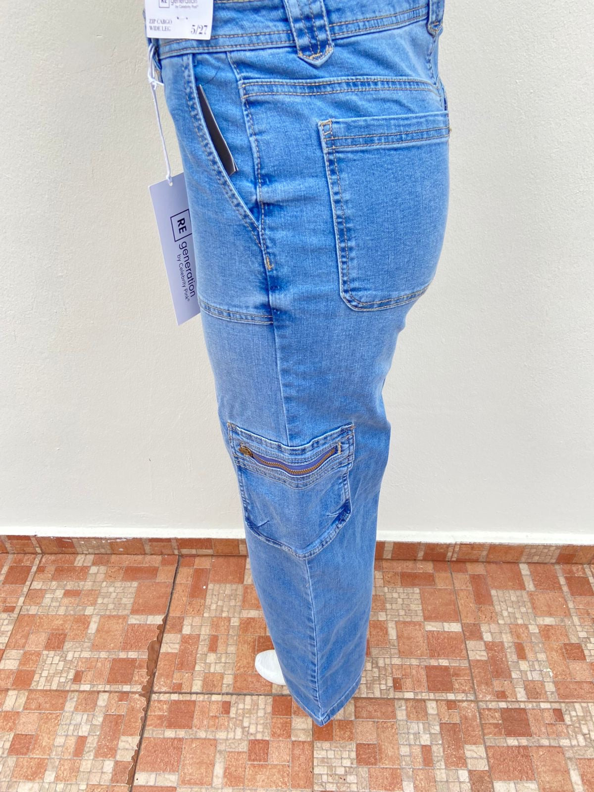 Pantalón Jean RE GENERATION original azul claro, estilo cargo.