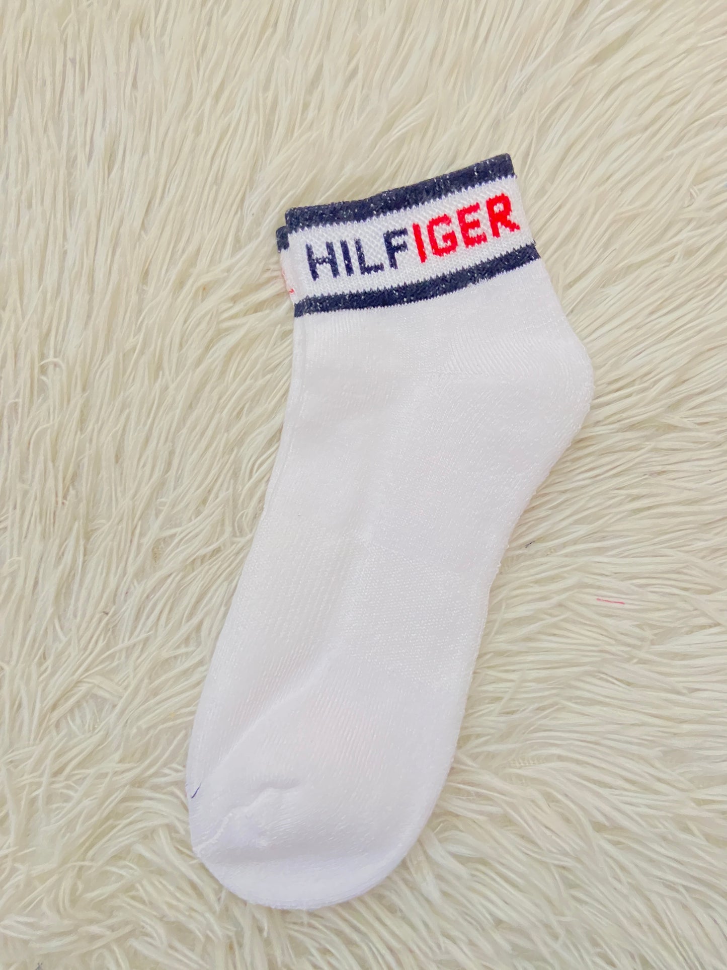 Medias Tommy Hilfiger original blanca con letras HILFIGER y línea NEGRA.