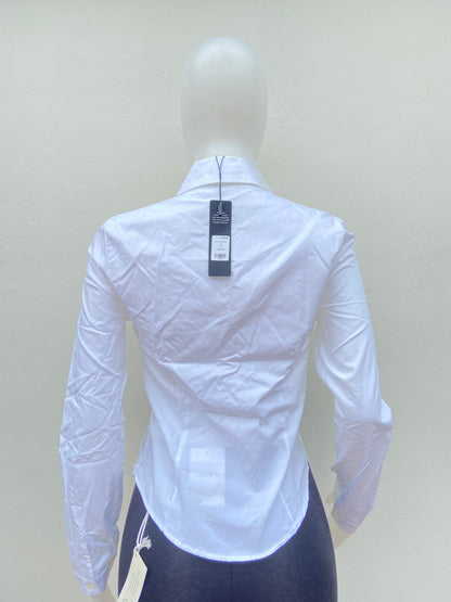 Camisa, blanca lisa con nudo en frente manga larga.