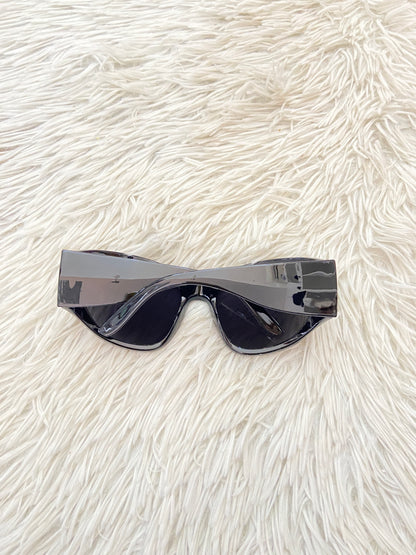 Lentes, diseñados con protección UV 100-400 para proteger tu visión. Negro con micas oscuras,ovalados grandes..