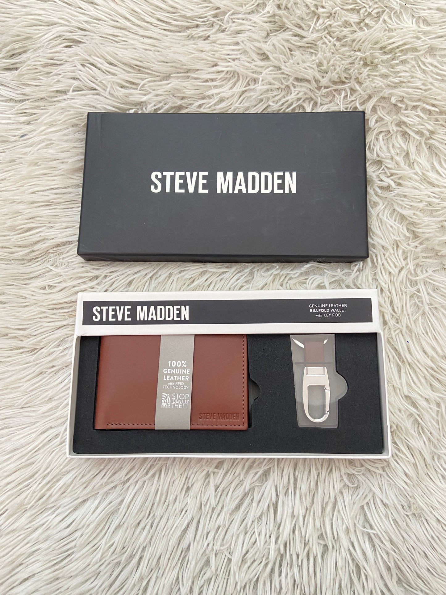 Billetera Steve Madden original marrón, set de llavero y billetera.