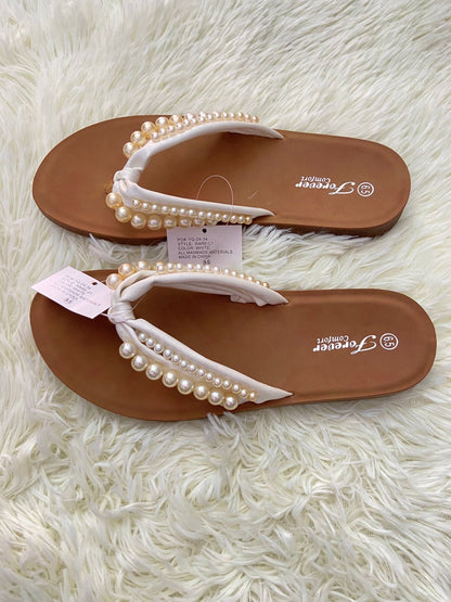 Sandalias FOREVER COMFORT original, marrón con blanco y perlas.
