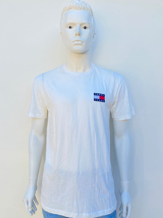 T-shirt Tommy Hilfiger original blanco hueso/ crema con logotipo de la marca en lado.
