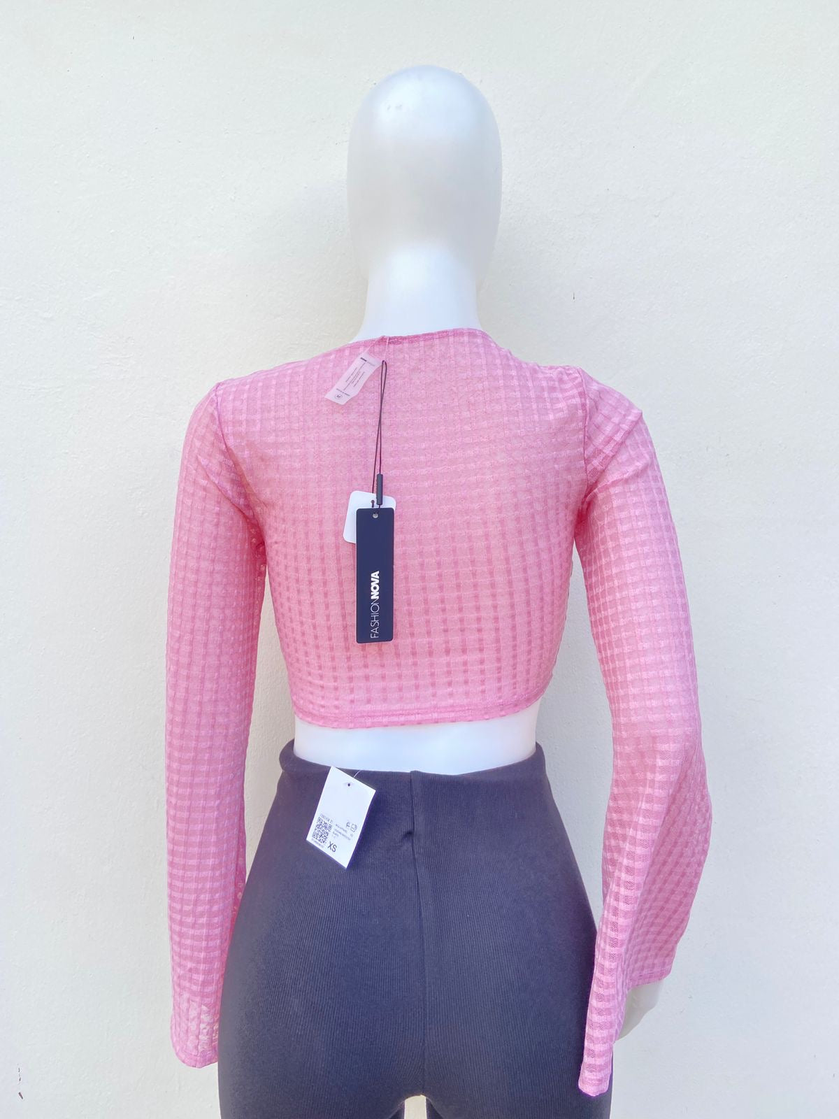 Top Fashion Nova Original, color rosa ,con tiros ajustables y mangas largas, tela transparente