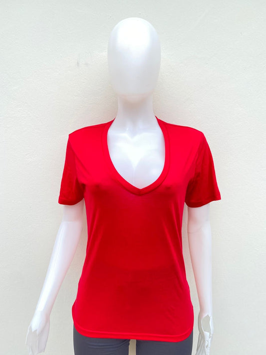 T-shirt, rojo liso con escote v, esencial.