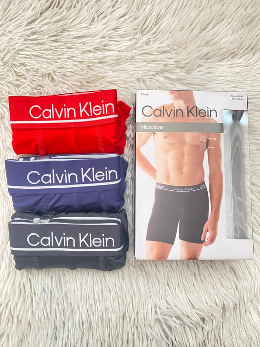 Set de tres boxer CALVIN KLEIN Original, color Rojo, gris y azul oscuro, MICROFIBER.