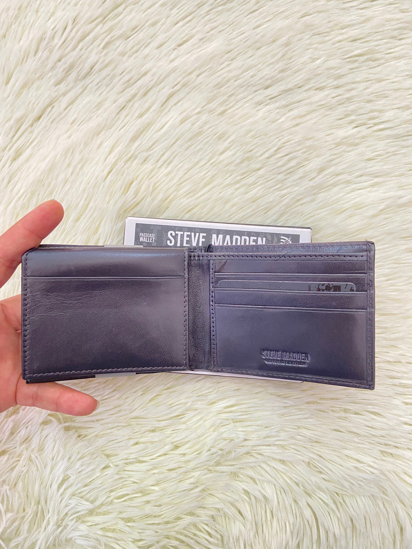 Billetera STEVE MADDEN original, color marron, varios compartimentos y protección RFID (protección contra robos electrónicos)