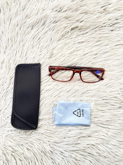 Lentes diseñados con protección UV 100-400 para proteger tu visión. Marron y animal print, micas claras.