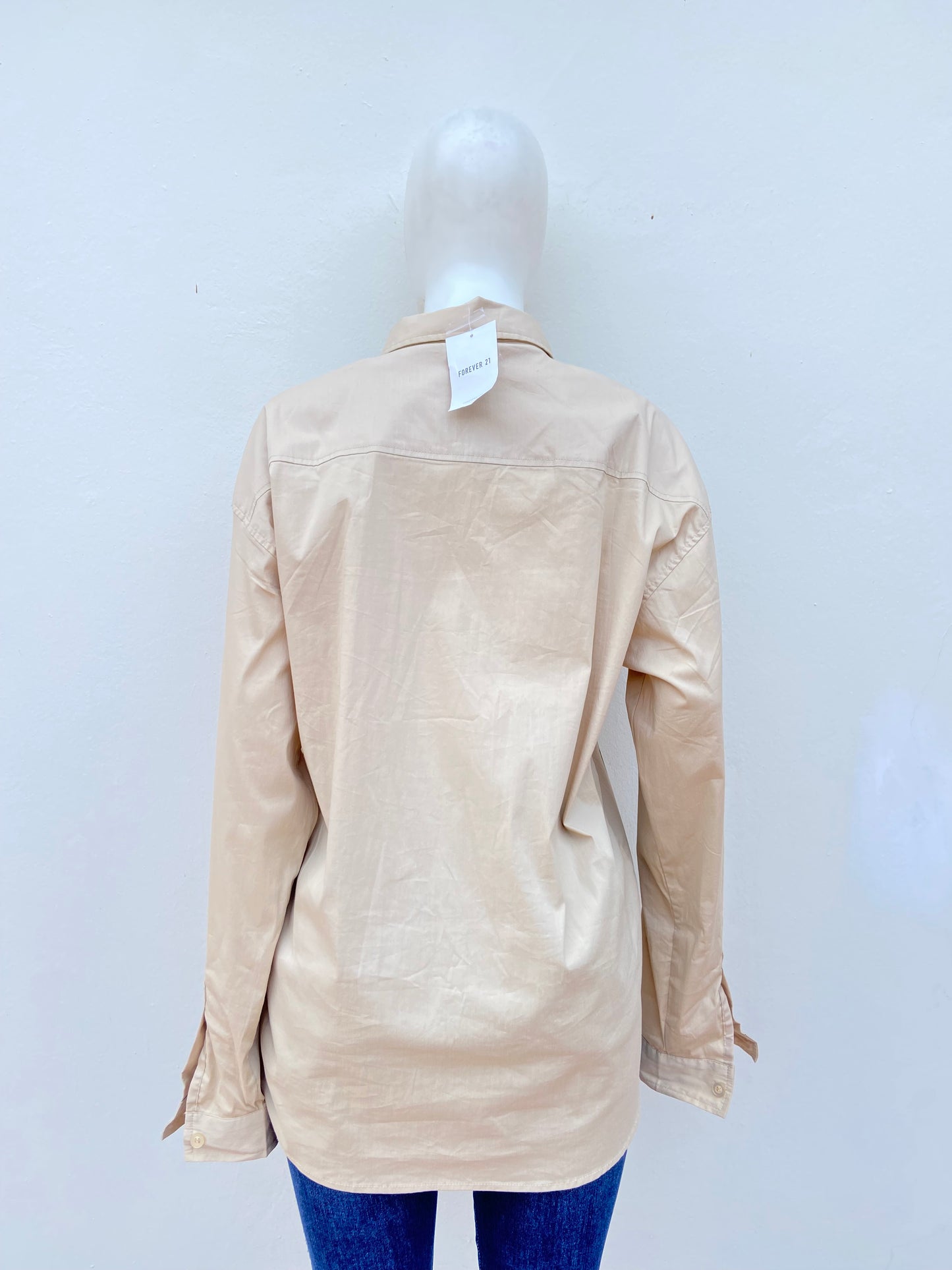 Camisa/ Camison/ blusón Forever 21 original crema con diseños de palmeras y detalles en azul.