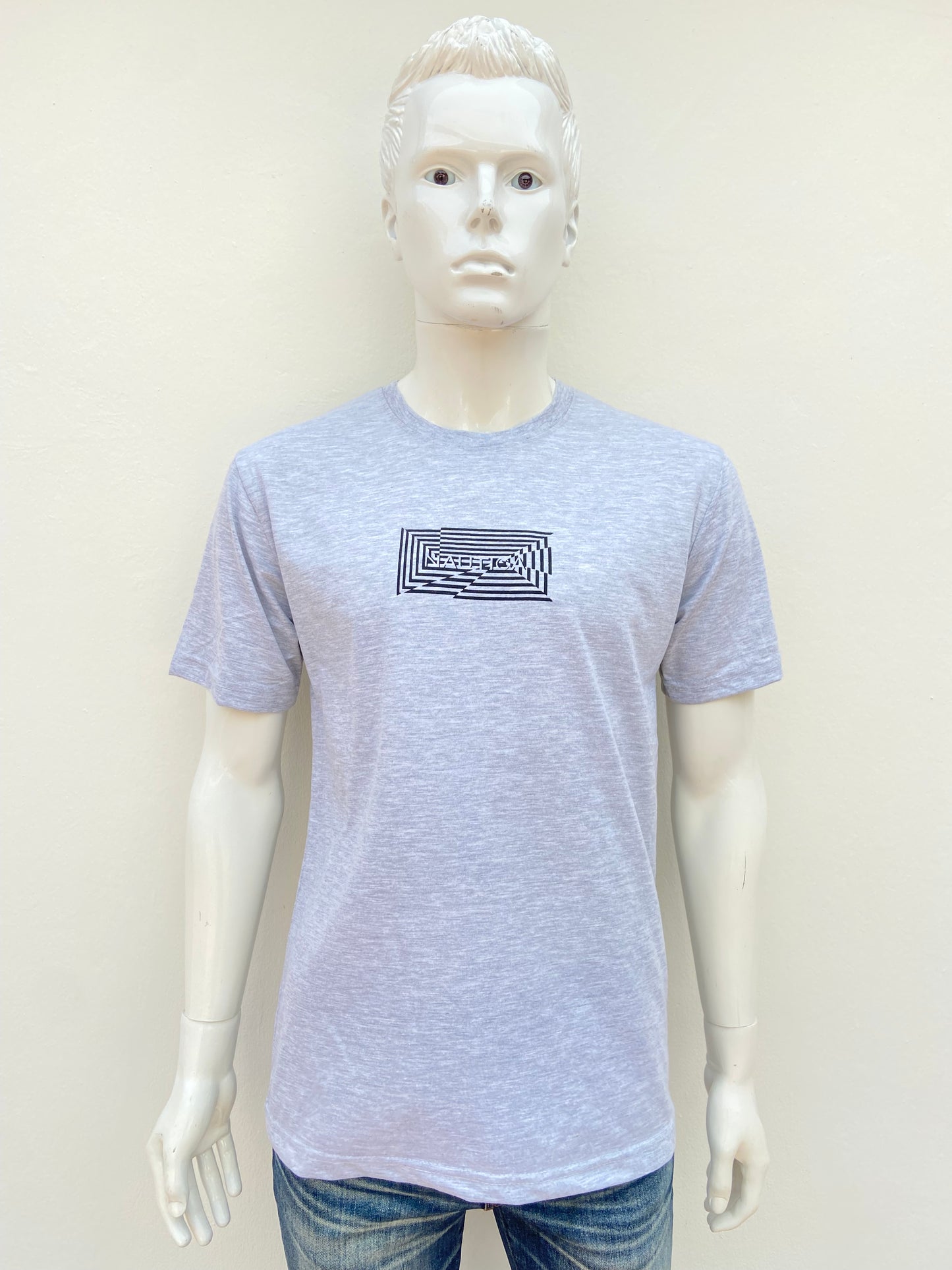 T-shirt NAUTICA original, gris claro con letras de la marca en frente.