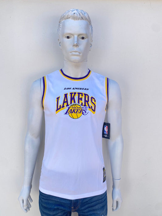 Franela NBA original blanca con letras LAKERS LOS ÁNGELES en amarillo y morado.