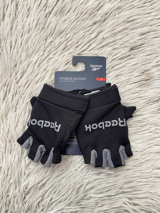 Guantes REEBOK Original, para entrenamiento en color negro con logotipo de la marca al frente en color gris.