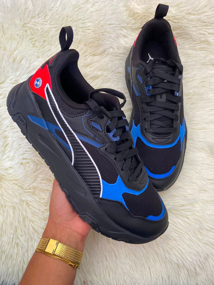 Tenis PUMA X BMW MOTORSPORT original, negro con azul y detalles en color rojo.