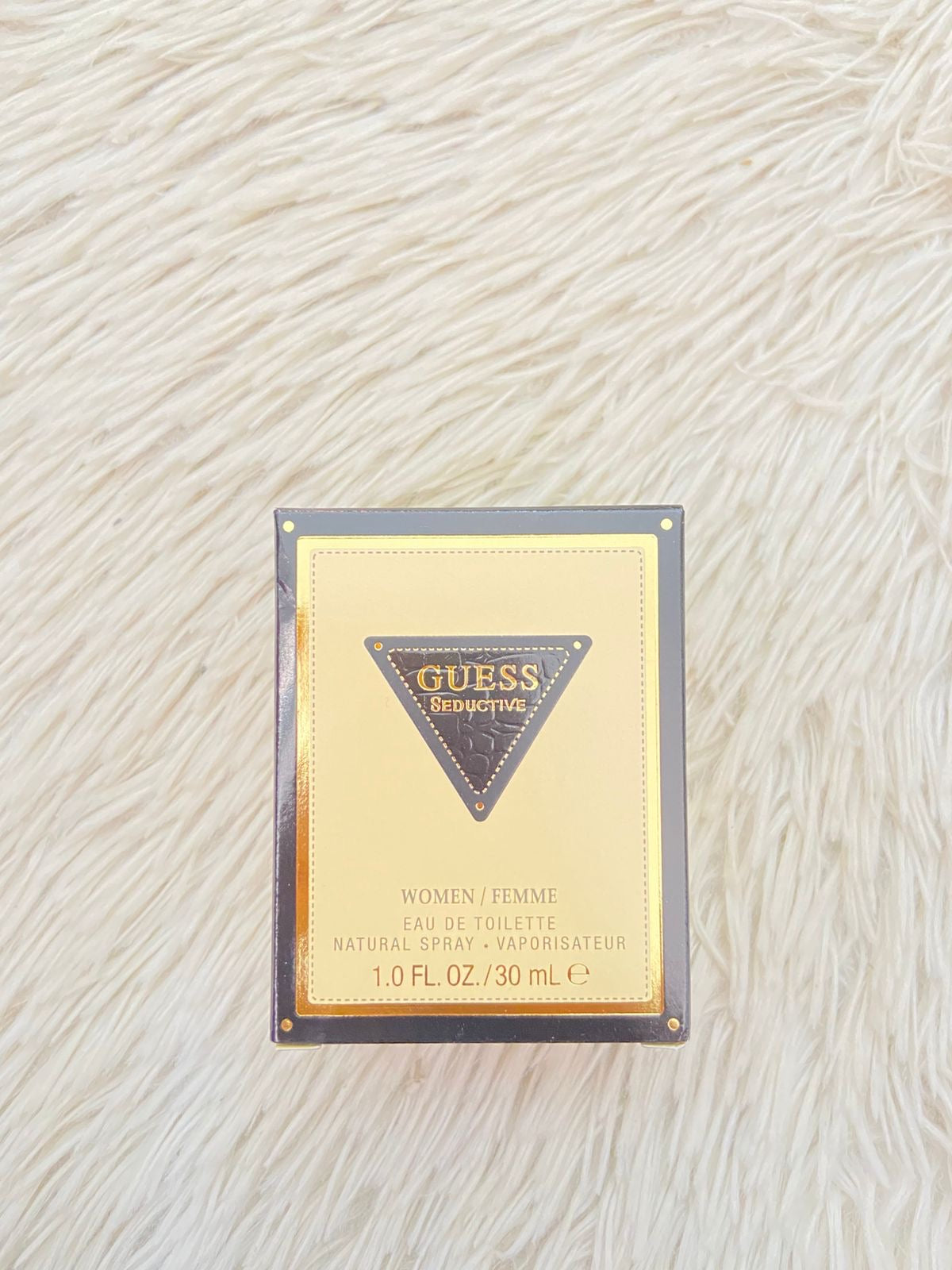 Perfume GUESS original, SEDUCTIVE negro con dorado.