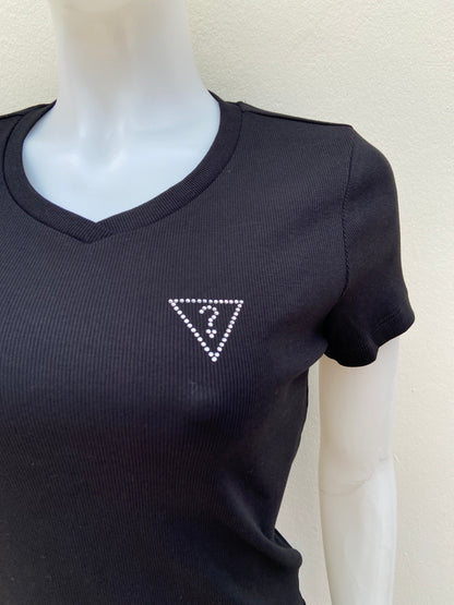 T-shirt GUESS original, negro con triangulo en diamantes y signo ? en plateado y cuello V.