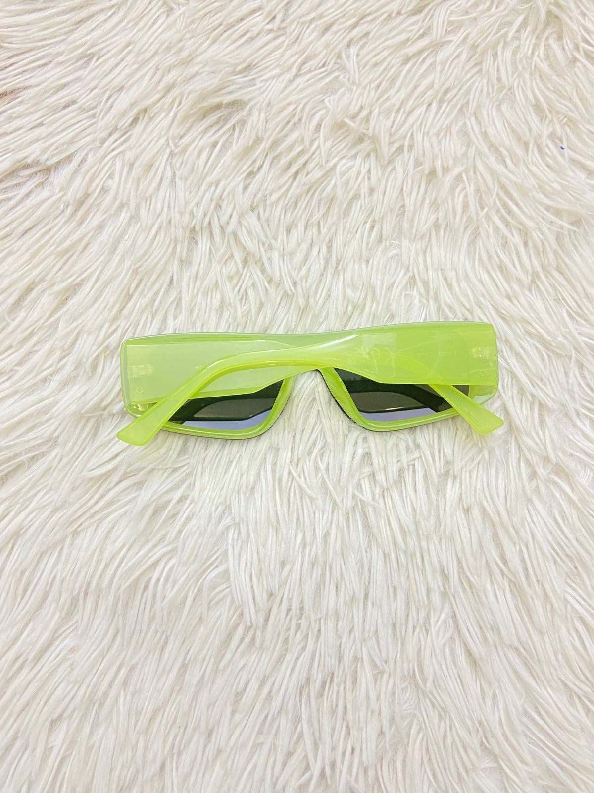 Lentes Fashion Nova original, verde olivo con micas negras.